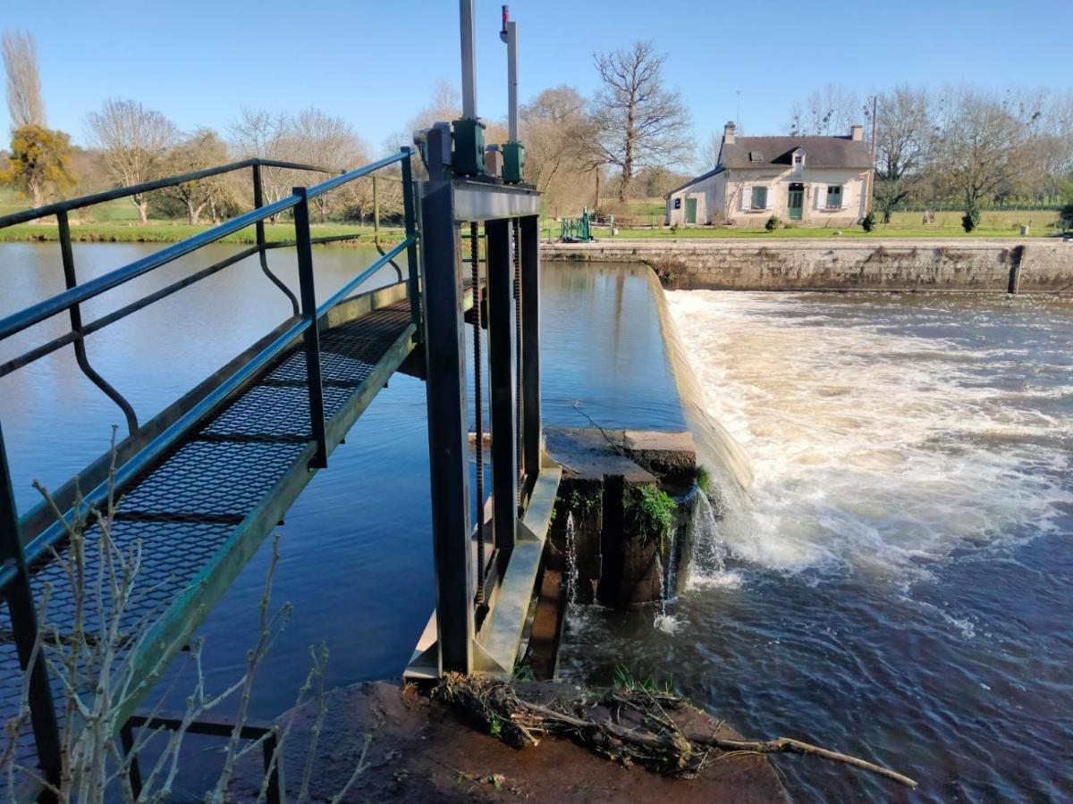 Hebergement Canal Val D'Oust Exterior photo